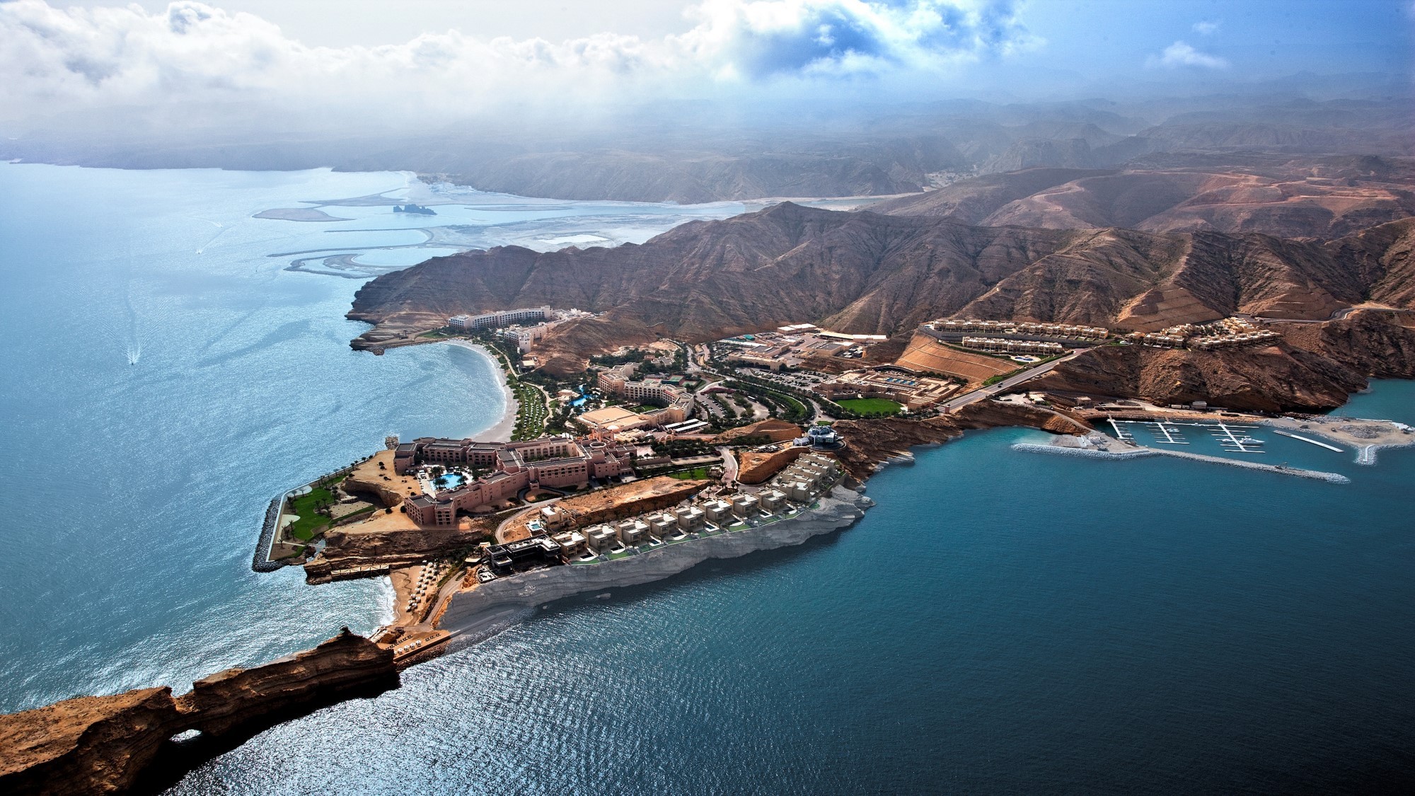 Breathtaking oasis, Al Bustan Palace - a Ritz Carlton Hotel in Muscat